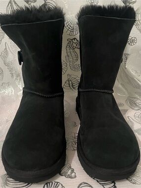 UGG Australia Women's Bailey
Button Black Boots Size 10